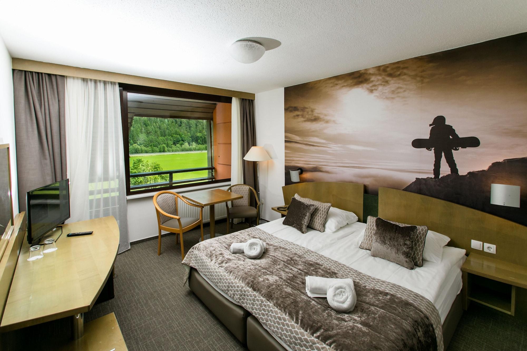 Hotel Kompas Краньска Гора Экстерьер фото