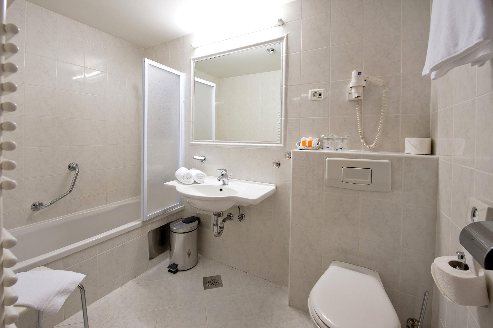 Hotel Kompas Краньска Гора Экстерьер фото