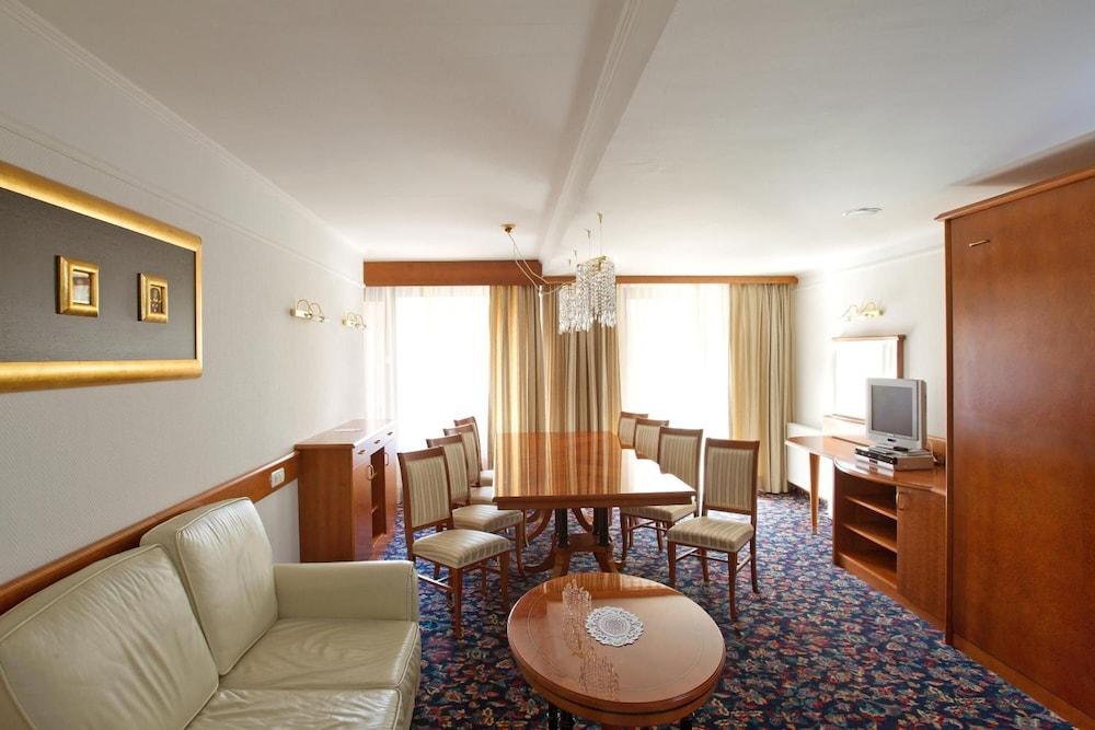 Hotel Kompas Краньска Гора Экстерьер фото