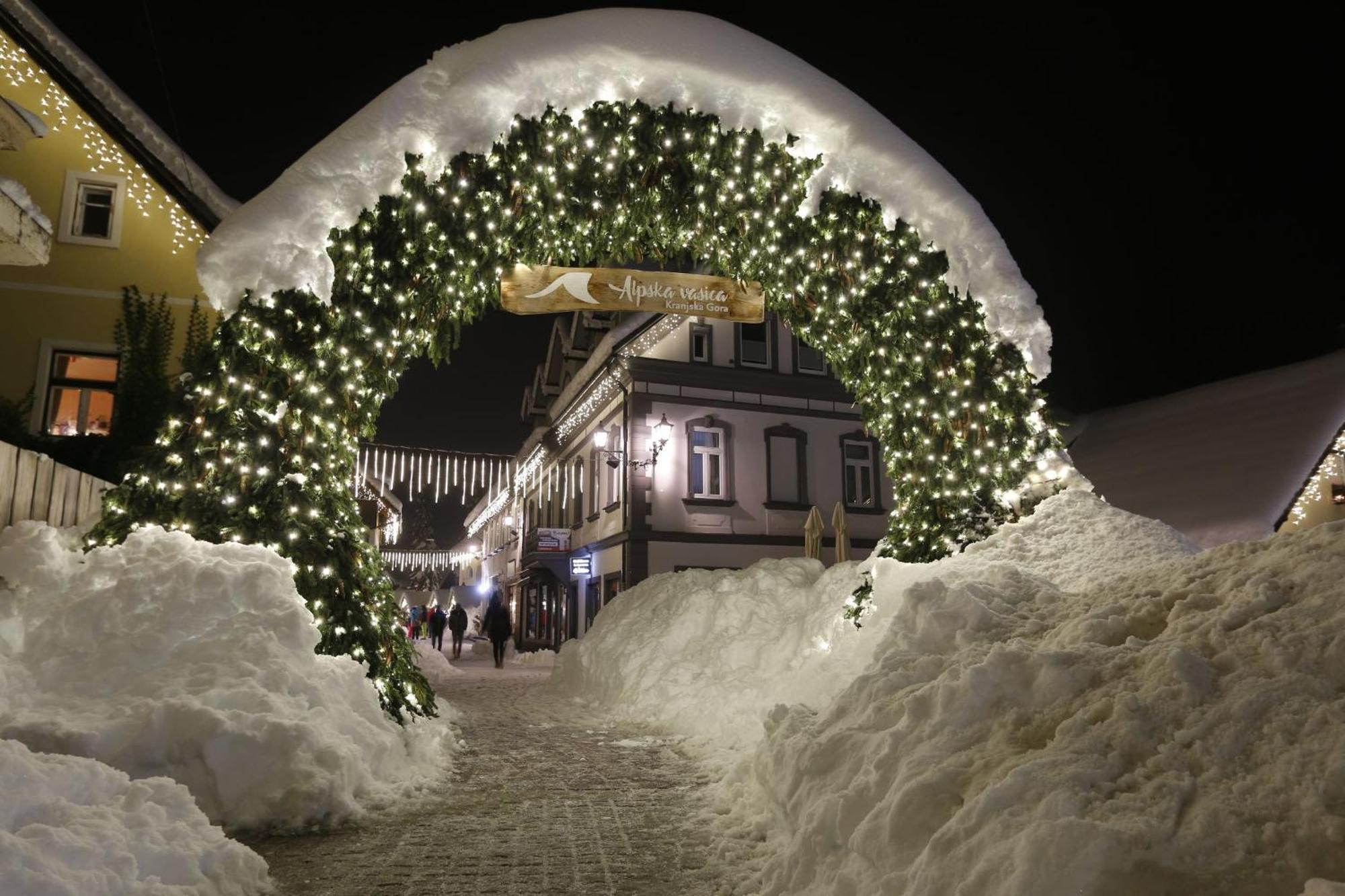 Hotel Kompas Краньска Гора Экстерьер фото