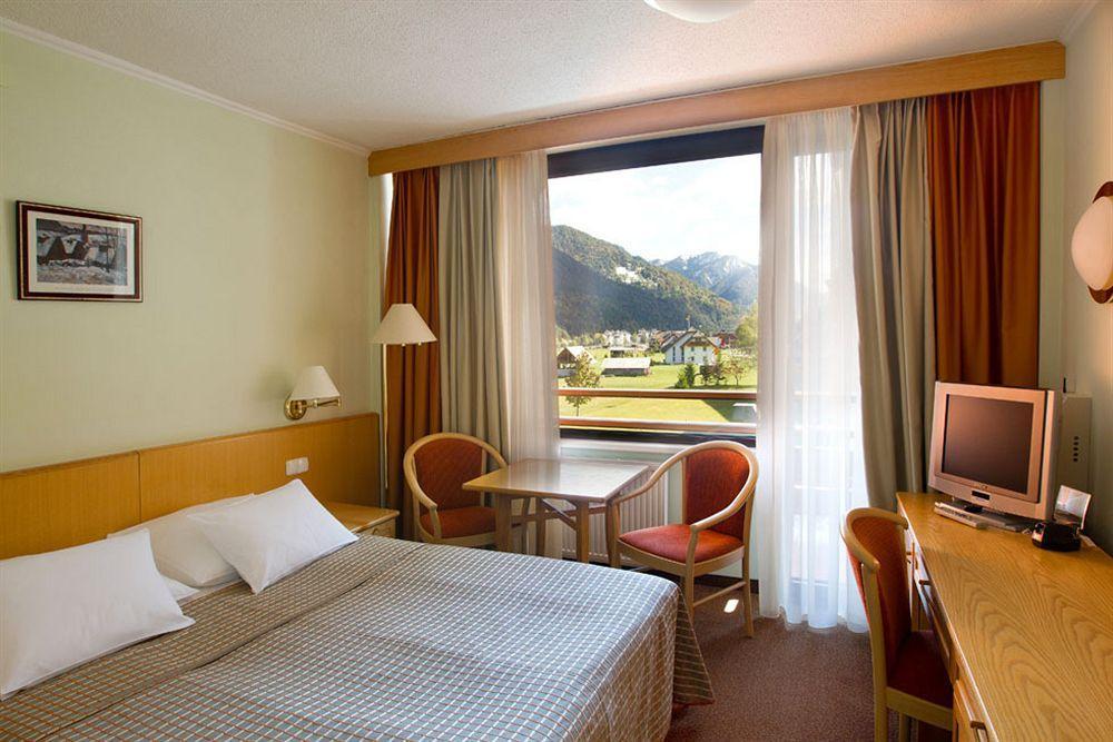 Hotel Kompas Краньска Гора Экстерьер фото